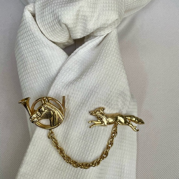 Fox Hunting Horse & Horn Pin/Brooch - Picture 1 of 9